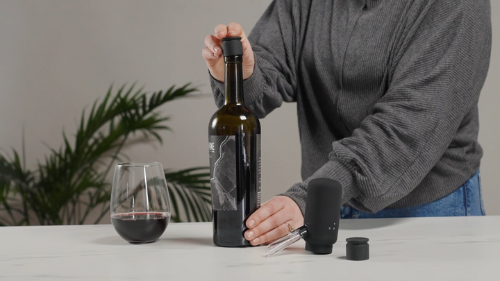 Electric Aerating Wine Dispenser with Stoppers