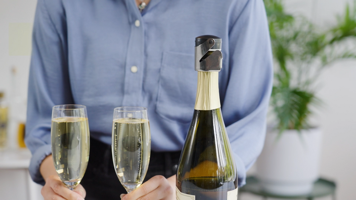 Fizz Champagne Stopper in Gold